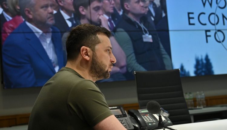 Зеленский заявил, что в Украине уже нет и не будет коррупционных учреждений и олигархического влияния