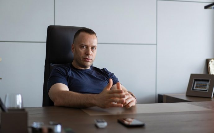 В «Автостраді» заявили, що Шмигаль блокує кошти на відбудову