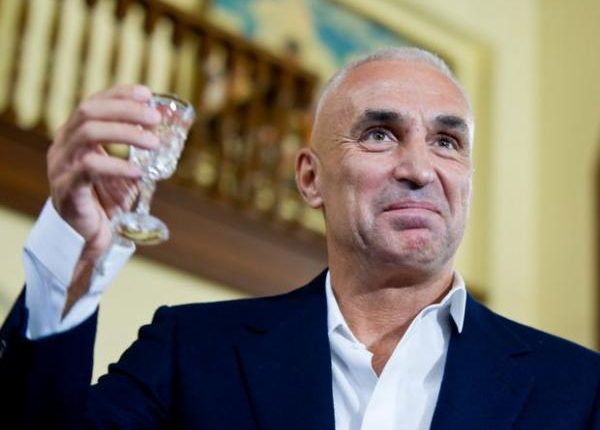 Ярославский забрал трактор со штрафплощадки