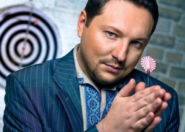 У министра информполитики в 2 раза выросла зарплата