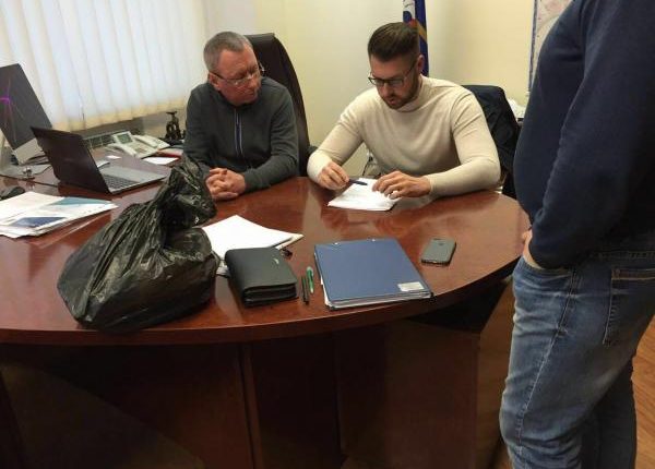 В Киеве задержан замглавы района, подозреваемый в воровстве 27 млн