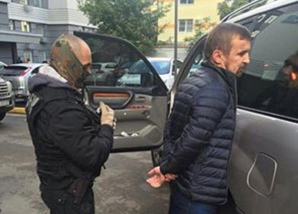 На валютной взятке «погорел» главный «конюх» страны