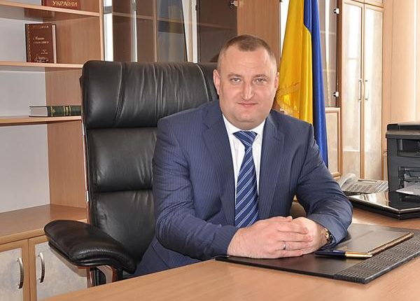 Что известно о судье, «вернувшем» контрабандный миллион хозяйке SANAHUNT